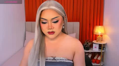 Natalie Mefford online show from 03/12/25, 10:17