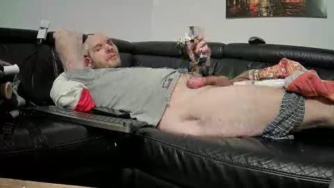 Snapshot of seeebi chatting on 02/19/25, 06:00 Sebastian online show from 02/19/25, 06:00