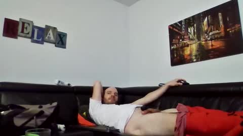 Snapshot of seeebi chatting on 09/17/25, 05:09 Sebastian online show from 09/17/25, 05:09