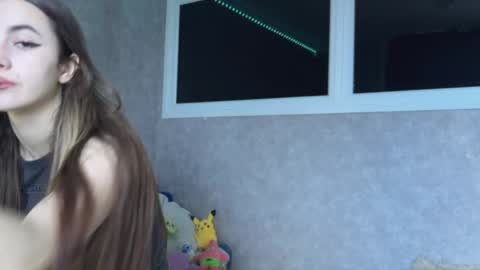 Snapshot of seeeyoubaby chatting on 04/22/26, 06:05 Slavia online show from 04/22/26, 06:05