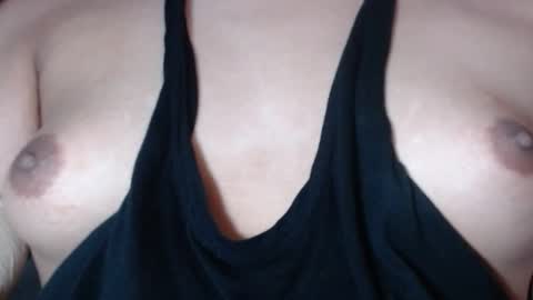 Snapshot of selda_ chatting on 02/16/25, 09:59 Selda online show from 02/16/25, 09:59