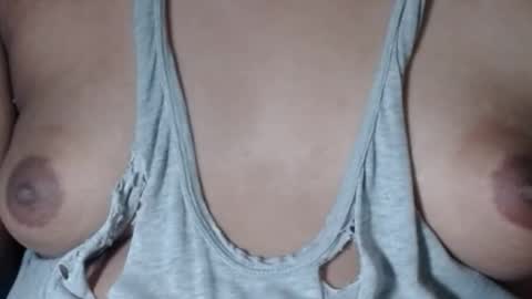 Snapshot of selda_ chatting on 05/25/26, 02:23 Selda online show from 05/25/26, 02:23