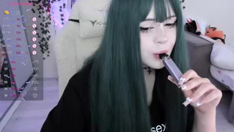 Selena  online show from 09/24/25, 05:11