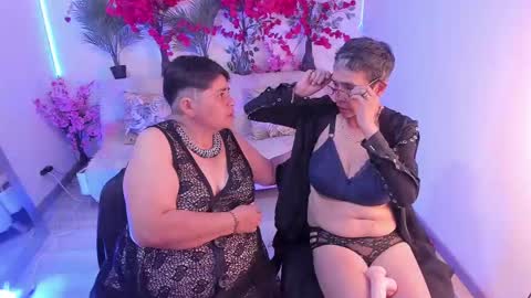 Selena online show from 09/11/25, 11:21