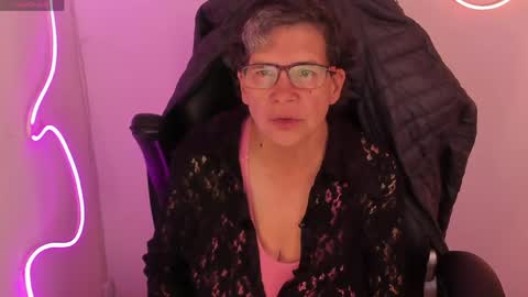 Selena online show from 04/14/26, 11:16