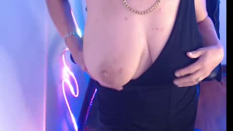 Snapshot of selena_ferreira chatting on 05/11/26, 04:04 Selena online show from 05/11/26, 04:04