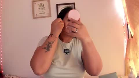 Snapshot of selena_jhonson1 chatting on 10/27/25, 02:21 Karen online show from 10/27/25, 02:21