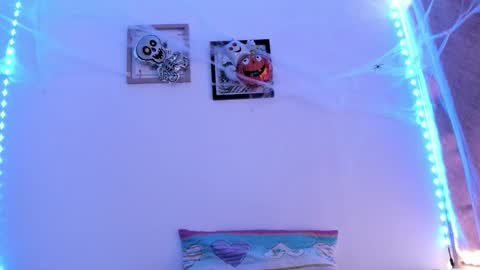 Snapshot of selena_jhonson1 chatting on 10/29/25, 02:41 Karen online show from 10/29/25, 02:41