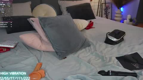 Selena Lily online show from 03/10/25, 05:33