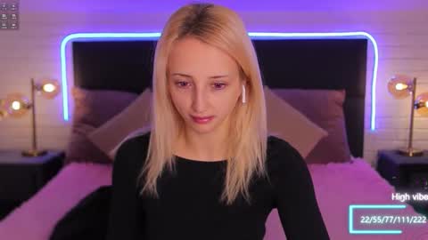 Selena Lily online show from 09/27/25, 12:21