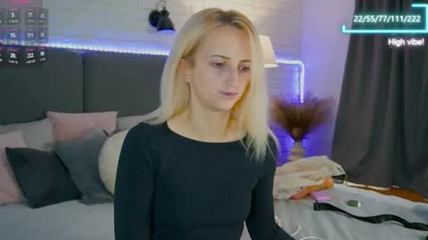 Selena Lily online show from 09/29/25, 06:07