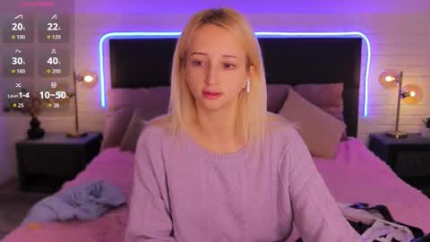 Selena Lily online show from 10/06/25, 06:00