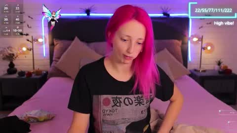 Selena Lily online show from 11/02/25, 08:22