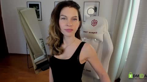 Selena online show from 02/07/25, 09:47