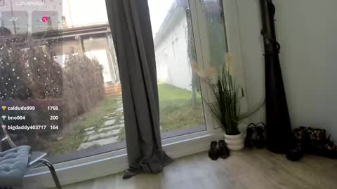 Snapshot of selena_reeves chatting on 02/06/25, 10:26 Selena online show from 02/06/25, 10:26