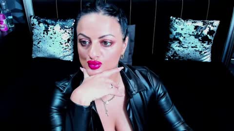 Selene online show from 12/23/24, 08:55