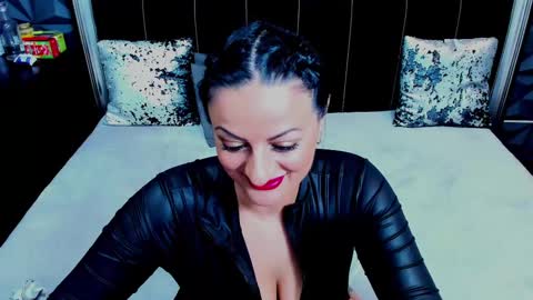 Selene online show from 02/28/25, 09:36