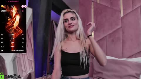 Selena online show from 12/05/25, 06:11