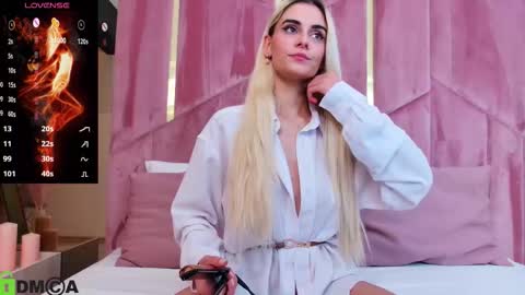 Selena online show from 02/21/26, 06:14