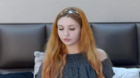 SelenaHanson online show from 06/17/26, 12:29