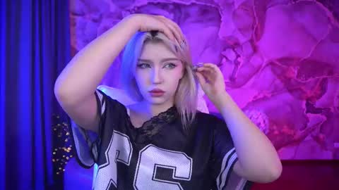 selenairis online show from 10/17/25, 07:33