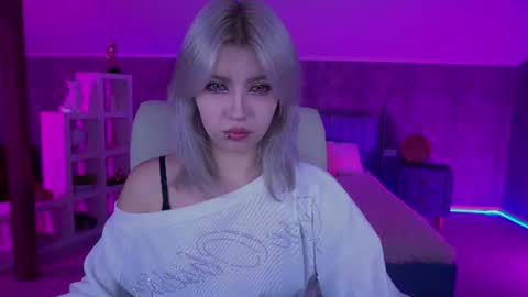 selenairis online show from 06/18/26, 06:13