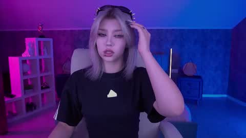 selenairis online show from 06/24/26, 07:07