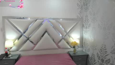 Selena reyess online show from 10/10/25, 07:13