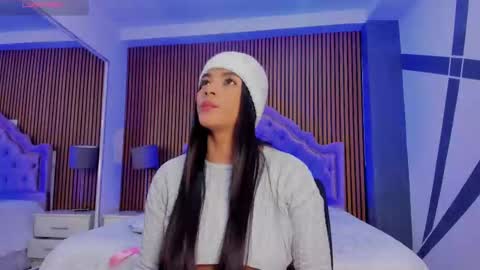 selenastonne online show from 09/18/25, 07:49