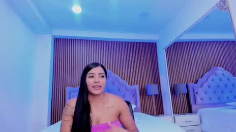 selenastonne online show from 11/04/25, 09:14