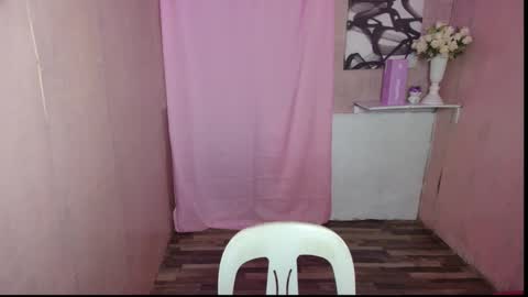 Snapshot of selene_0417 chatting on 10/24/25, 09:28 Aprilane online show from 10/24/25, 09:28