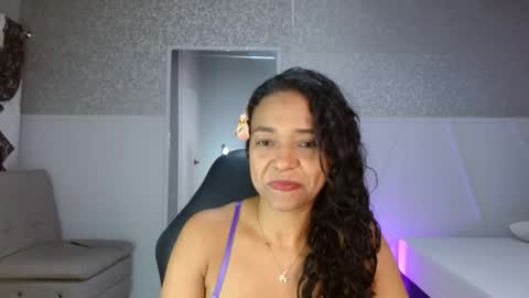 Snapshot of selene_bubble chatting on 04/29/26, 02:32 Selene online show from 04/29/26, 02:32