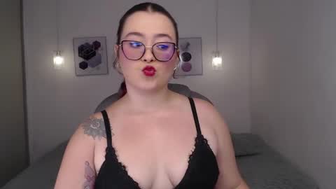 Snapshot of selene_rouse_ chatting on 05/05/26, 10:40 selene_rouse_ online show from 05/05/26, 10:40