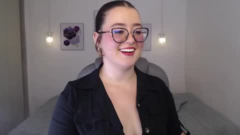 Snapshot of selene_rouse_ chatting on 05/13/26, 12:19 selene_rouse_ online show from 05/13/26, 12:19