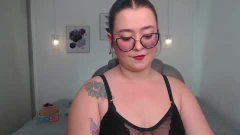 Snapshot of selene_rouse_ chatting on 05/31/26, 09:27 selene_rouse_ online show from 05/31/26, 09:27