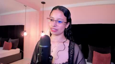 Snapshot of selene_rousse chatting on 10/11/25, 04:12 Selene Rousse online show from 10/11/25, 04:12