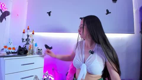 selene_swee online show from 10/11/25, 05:55