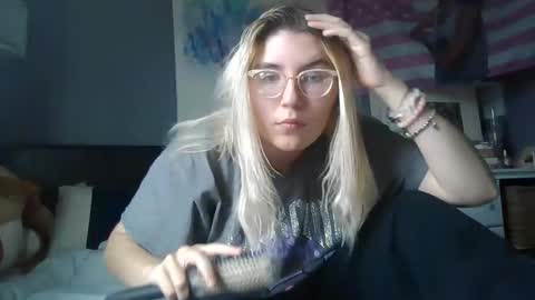 Snapshot of selenebaby chatting on 12/01/24, 04:51 Selene online show from 12/01/24, 04:51