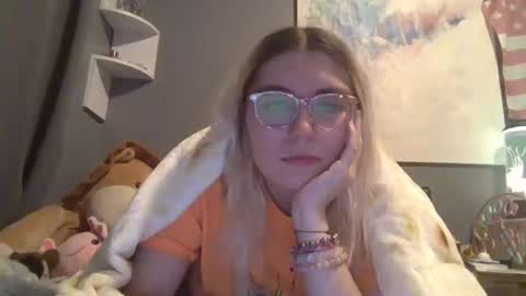 Snapshot of selenebaby chatting on 01/20/25, 09:24 Selene online show from 01/20/25, 09:24