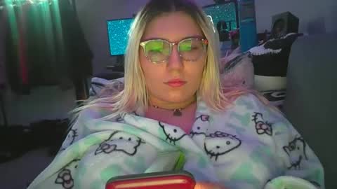 Snapshot of selenebaby chatting on 01/31/25, 04:48 Selene online show from 01/31/25, 04:48