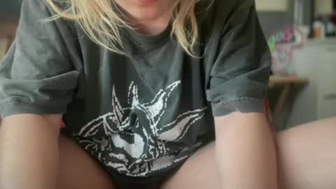 Snapshot of selenebaby chatting on 02/26/25, 05:07 Selene online show from 02/26/25, 05:07