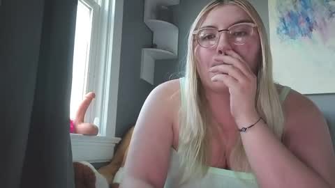 Selene online show from 04/16/26, 11:18