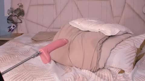 Selenee online show from 02/23/25, 06:34