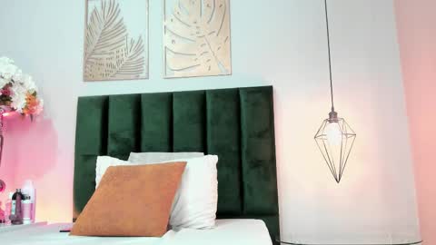 Selene Lujan online show from 03/19/26, 11:47