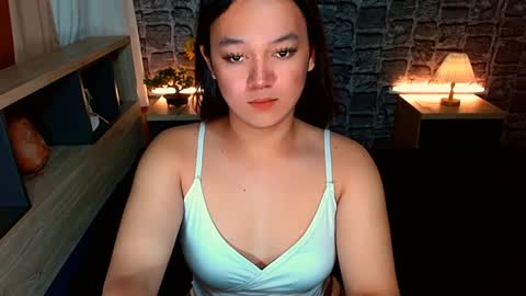 Snapshot of selenesantiago chatting on 12/17/24, 02:11 joan online show from 12/17/24, 02:11