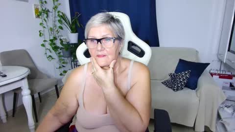 Selenna online show from 02/01/26, 06:39