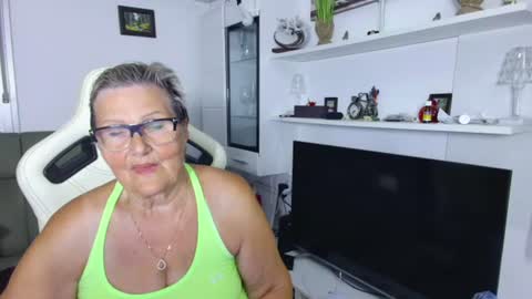 Snapshot of selenna57 chatting on 06/16/26, 05:26 Selenna online show from 06/16/26, 05:26
