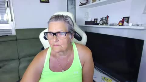 Snapshot of selenna57 chatting on 06/18/26, 05:28 Selenna online show from 06/18/26, 05:28