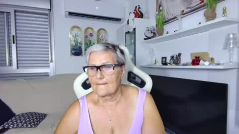 Snapshot of selenna57 chatting on 07/12/26, 04:42 Selenna online show from 07/12/26, 04:42