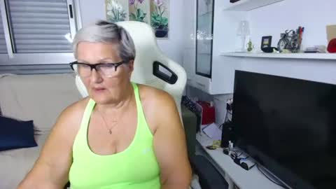 Snapshot of selenna57 chatting on 07/15/26, 06:02 Selenna online show from 07/15/26, 06:02